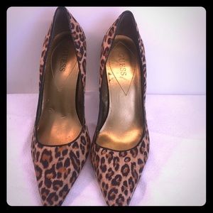 Guess leopard print pumps
